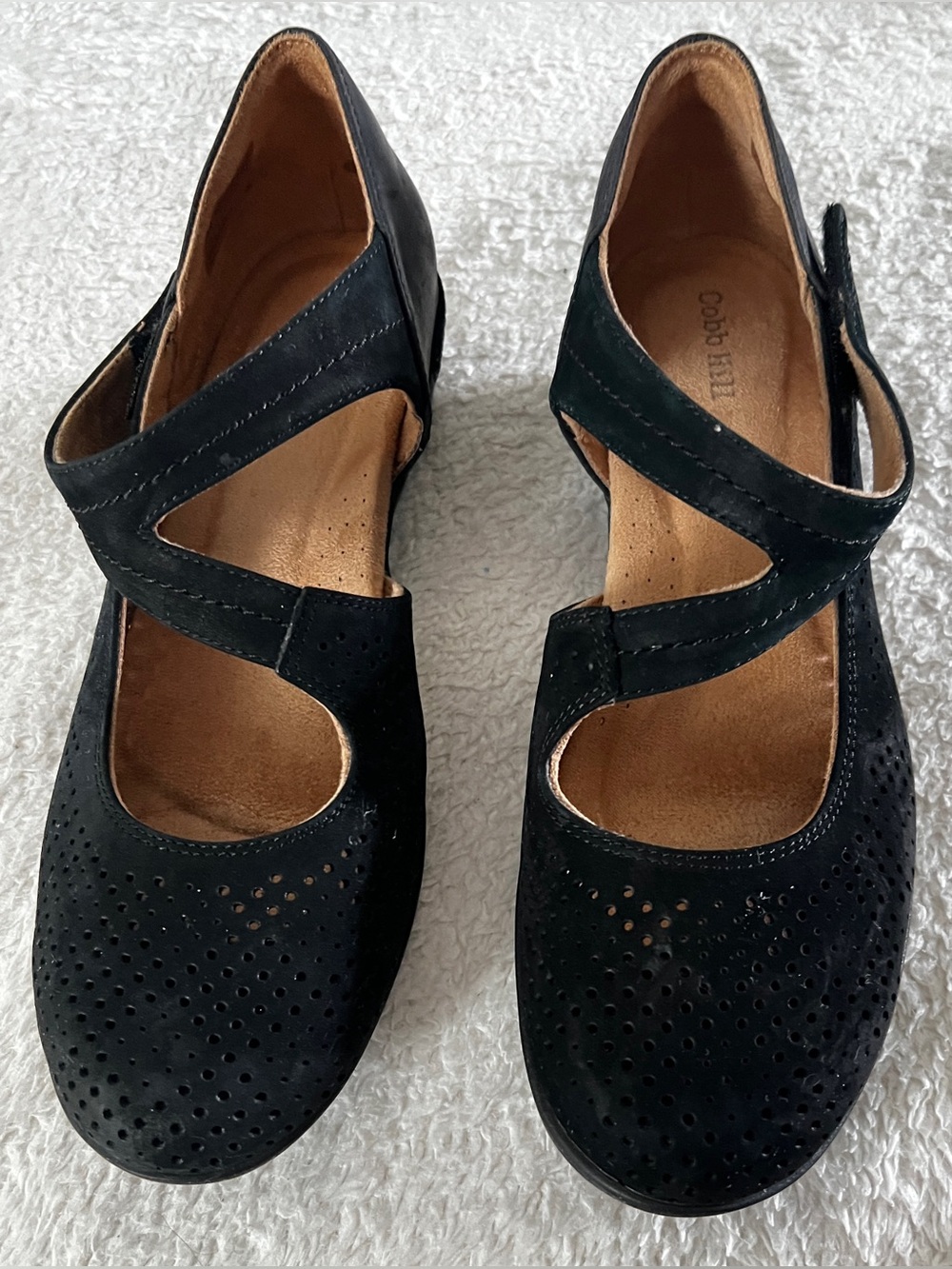 Women’s Cobb Hill Black Mary Jane Shoes W/perforated Toe Design, Size  9.5